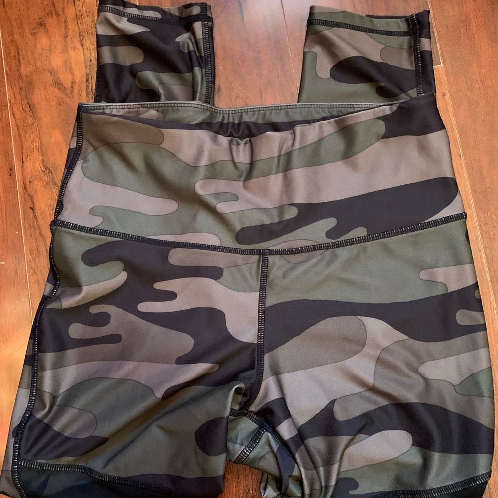 Athletic leggings